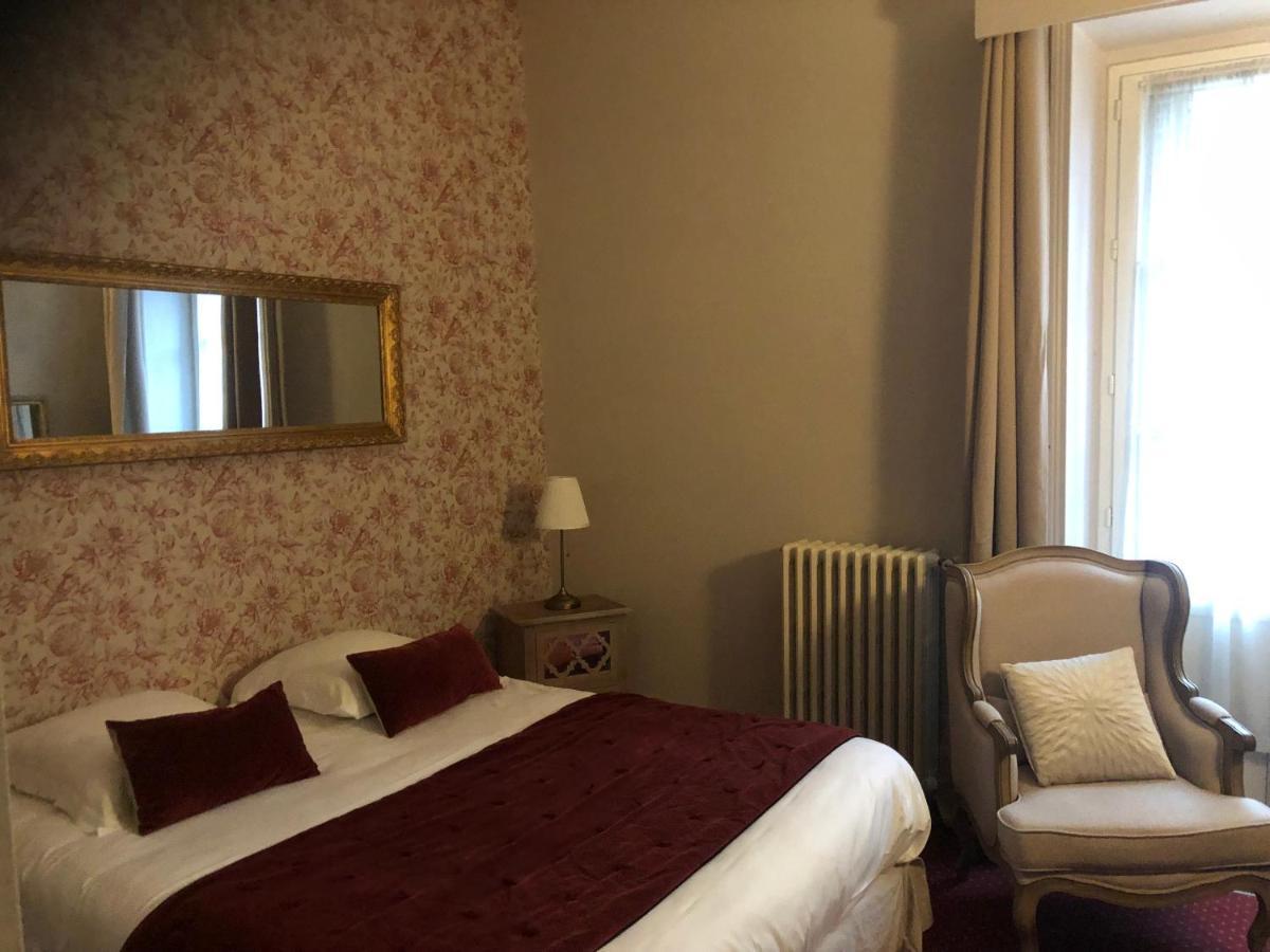 Hotel Montespan Bourbon-lʼArchambault Екстериор снимка