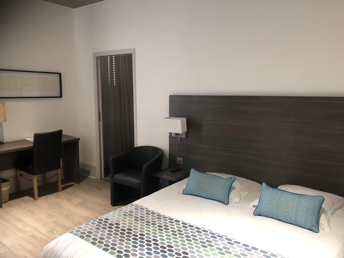 Hotel Montespan Bourbon-lʼArchambault Екстериор снимка