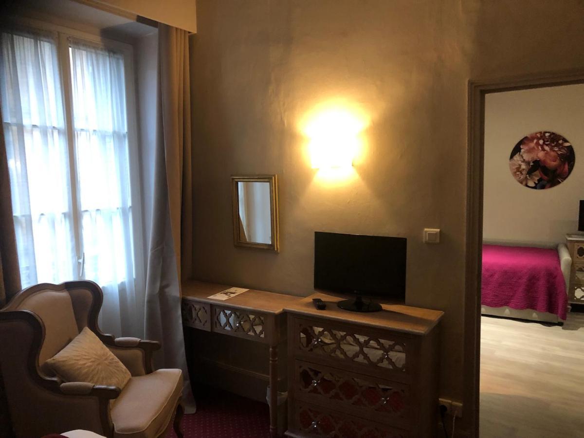 Hotel Montespan Bourbon-lʼArchambault Екстериор снимка