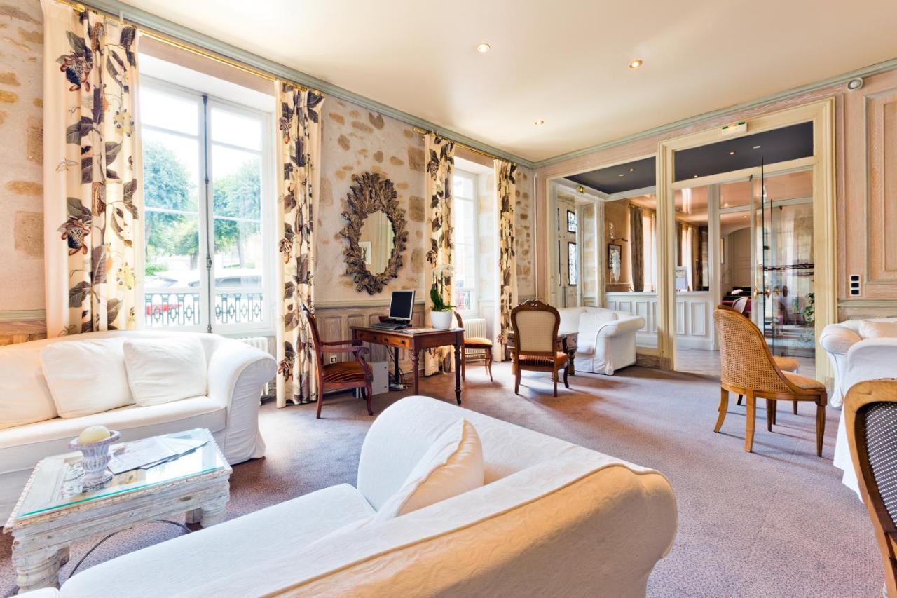 Hotel Montespan Bourbon-lʼArchambault Екстериор снимка
